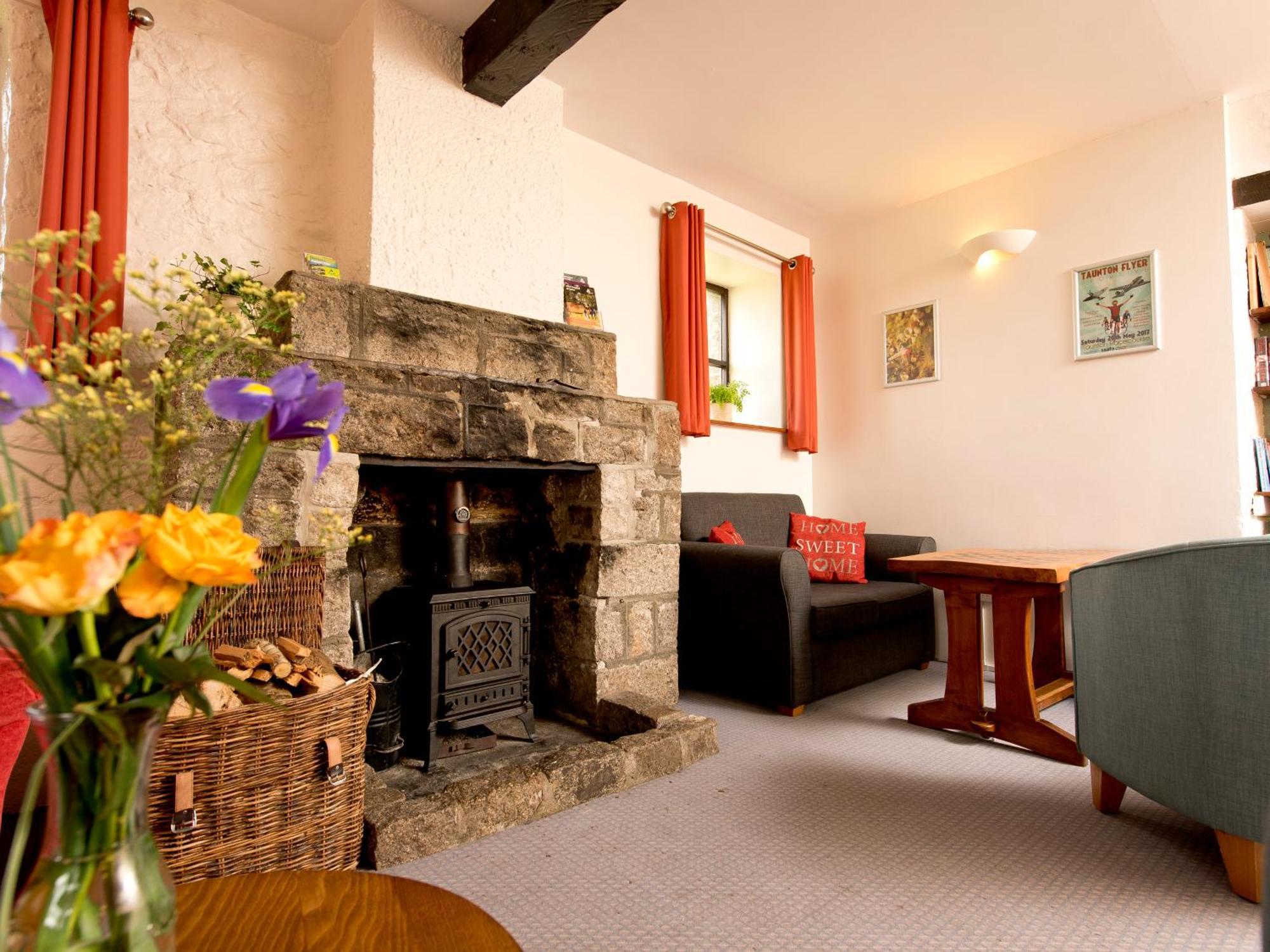 Yha Dartmoor Hostel Postbridge Kültér fotó
